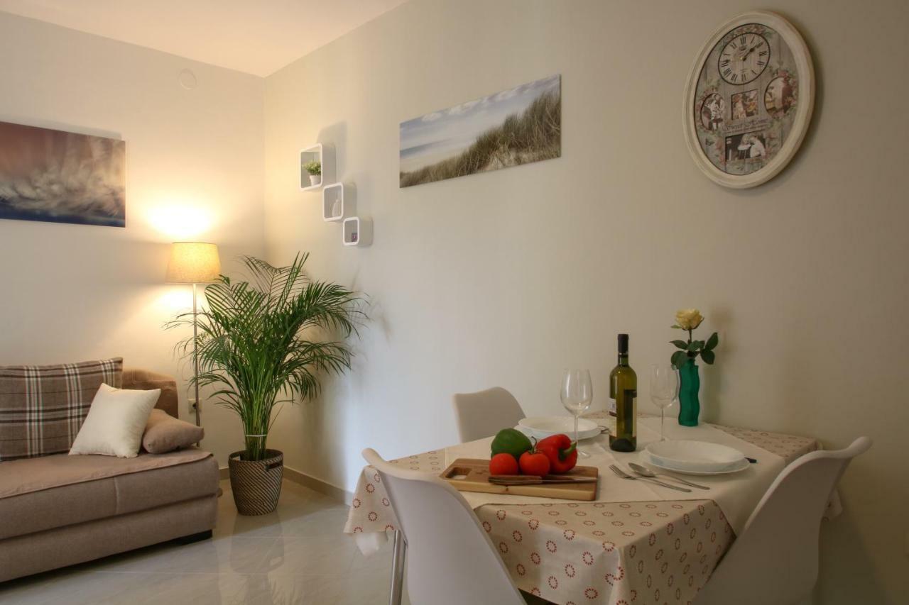 Apartments Supra Mare Rabac Exterior foto